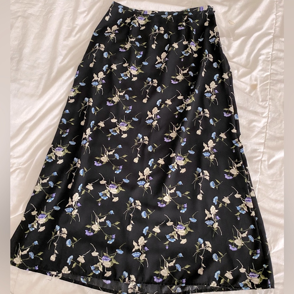 Kathie Lee vintage midi black skirt with blue floral print (M,12)